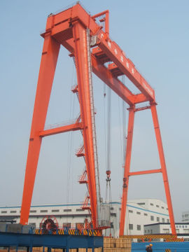 Me 110 + 110 / 25t Gantry Electric Overhead Crane With 45m Span, 50m Load- Lifting Height