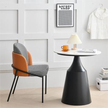 ホテルブラックメタルモダンマーブルトップノルディックスタイルロビー家具ラウンドサイドテーブル楕円形のコーヒーテーブルセット