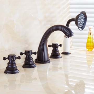 Rubinetto da bagno di lusso con doccia a mano - miscelatore cromato a 5 fori