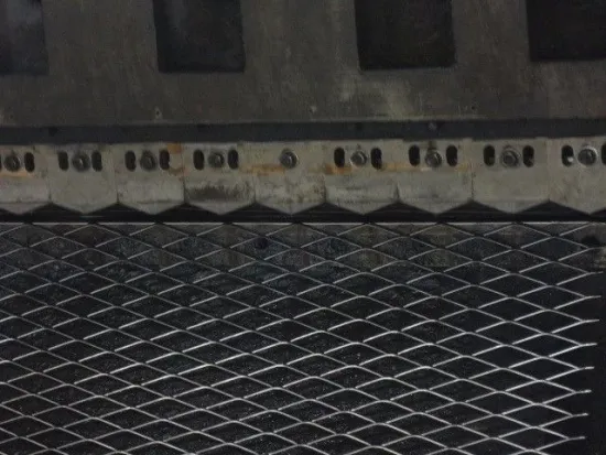 1mm / 1.2mm Thickness Expanded Metal Wire Mesh Making Arts / Crafts