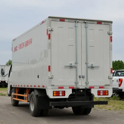 Jiangling Shunda Narrow Body, 122 HP, 4.21-meter single-row van light truck