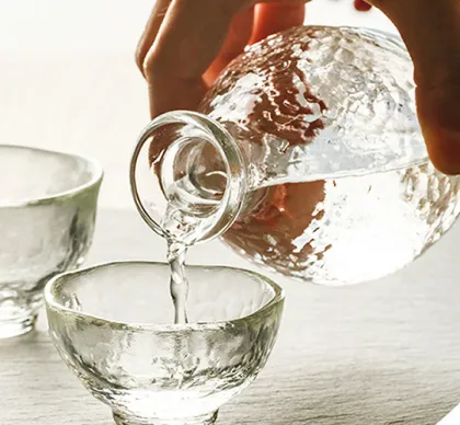 Light glass handmade wine pot