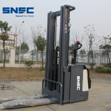 Fahren Sie auf 1.6Tons Stacker Electrical zum Verkauf