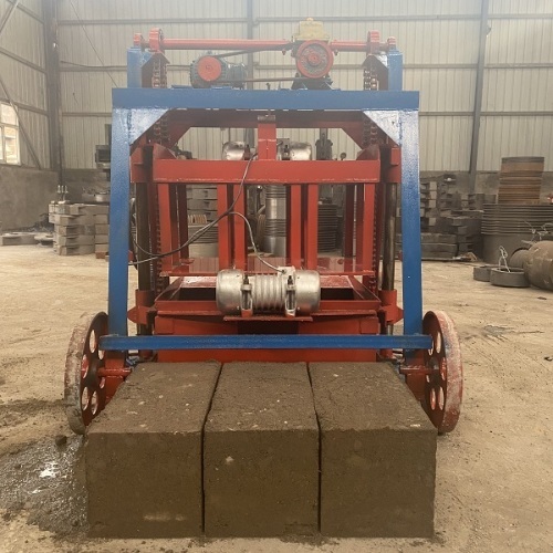 Mobile diesel engine concrete block QM4-45 making machine