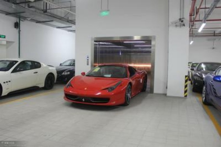 Hydraulic Lift for Vehicle Storage