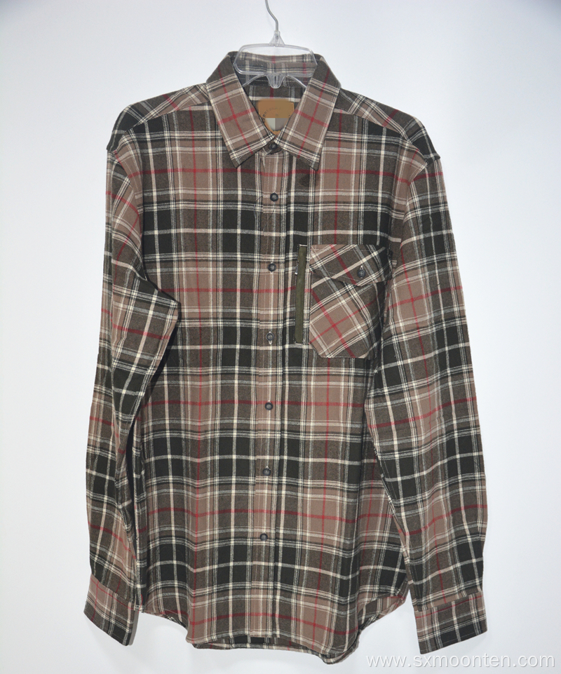 Men's Regular-Fit Long-Sleeve Plaid Flannel Shirt