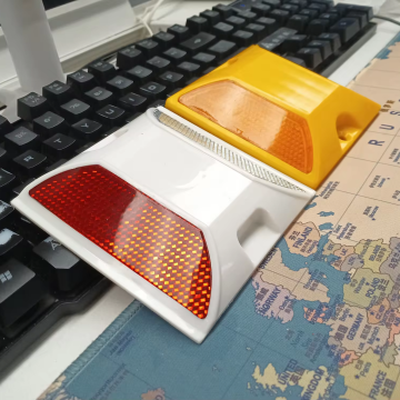 High-Quality Plastic Road Stud with 16-Ton Sand-Filled Bearing Capacity and Reflective Sheeting