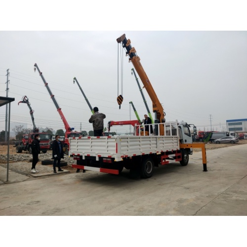 Dongfeng 140 hp camión de transporte de grúa diesel