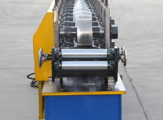 Wall Angle Iron Making Machine, Punching Flower Type Wall Angle Rolling Machine