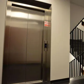 Elevator with Air Conditioning and Emergency Operation