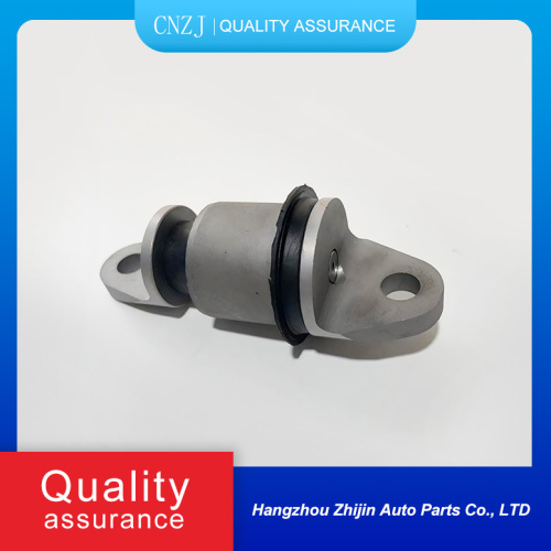 Douille du bras de commande inférieur avant McLaren ①