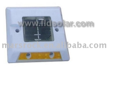 Solar road stud