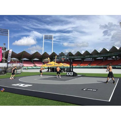 Pavimenti in campo da basket esterno e sintetico esterno e interno