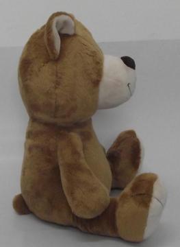 Q. bonito cão segurar brinquedos boneca de pelúcia boneca