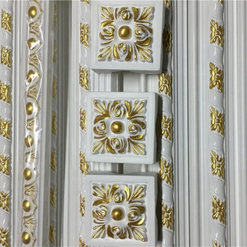 Blocchi d'angolo architettonici classici per decorazioni per porte e finestre