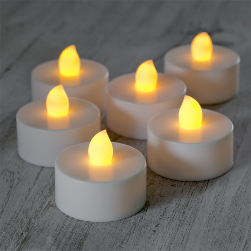 Candela tealight a LED in materiale plastico