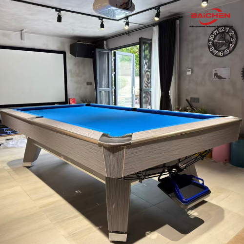 Ticari Bilardo Masasının Temizlenmesi Kolay