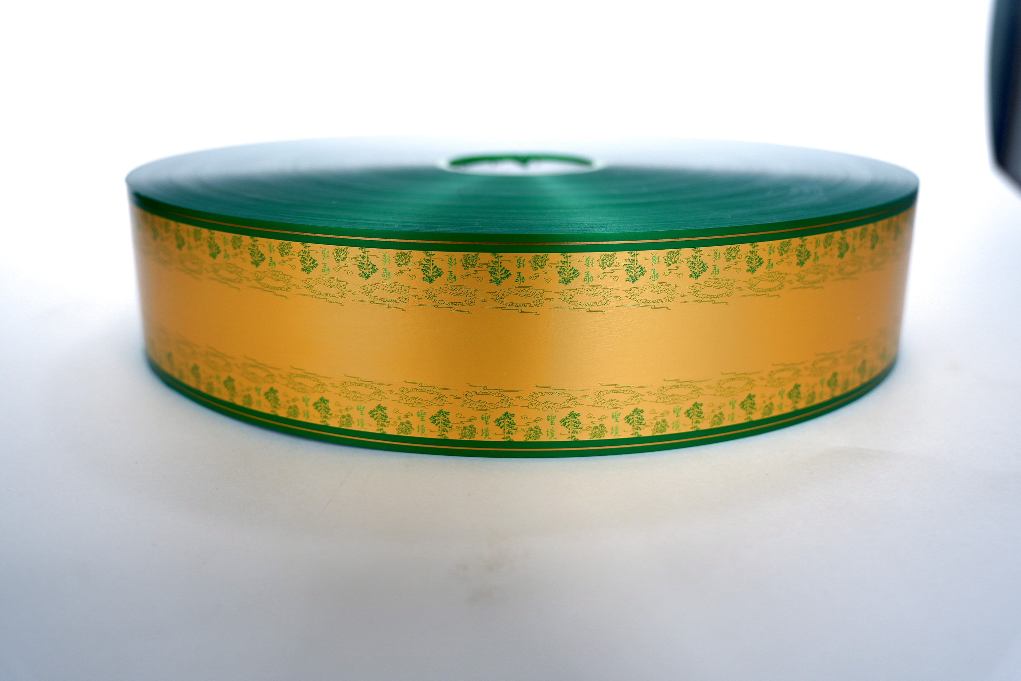 Smoky Wave Pattern Elegant Pressure Pattern Splicing Paper