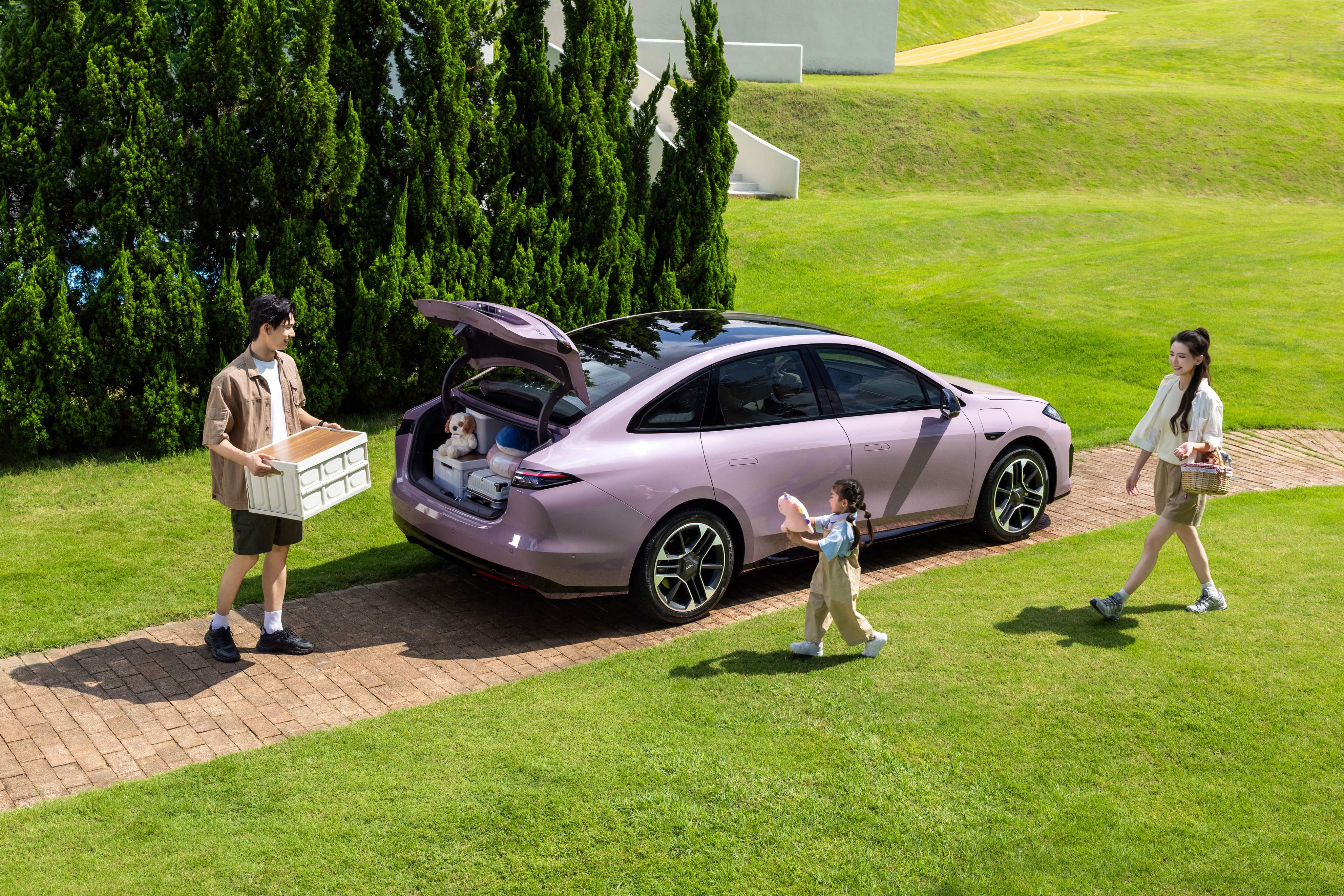 Aion RT family users sedan