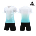 Uniforme de entrenamiento de fútbol degradado azul y blanco.