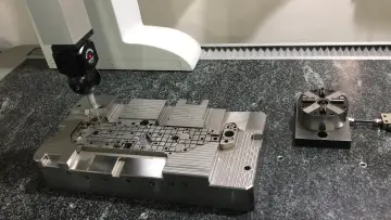 Professional OEM plastic injection mould service maker