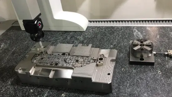 Professional OEM plastic injection mould service maker