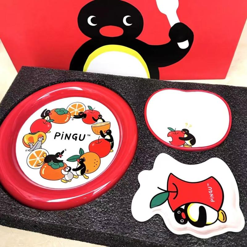 Stylish Anime-Themed Dinnerware Collection