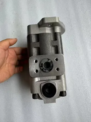 High-pressure gear pump charge pump