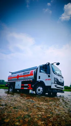 Dongfang Liuqi 10.2m ³ oil tanker truck