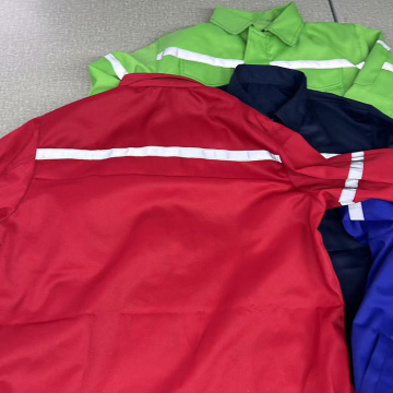 Tela de uniformes de ropa de trabajo de sarga teñida teñida sólida