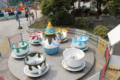 Fun Rotating Coffee Cup Amusement Ride