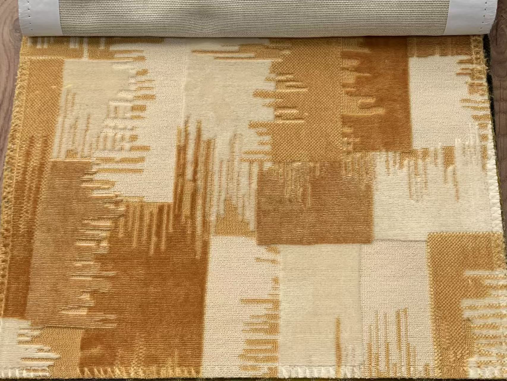 Cut pile fabric