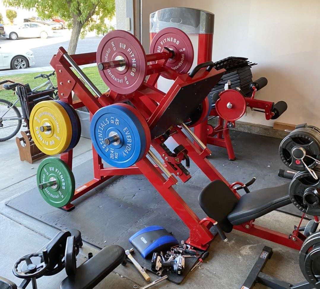 Linear leg press machine