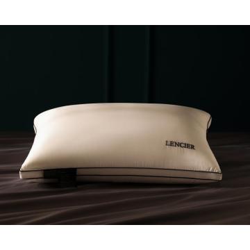 এমব্রয়ডারি লেবেল সহ হোটেল ফেদার বালিশ