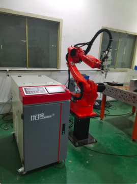 Steel plate laser cutting robot