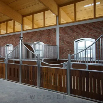 Customized Heavy Duty Barns and Horse Boxes with Comfortable Living Spaces