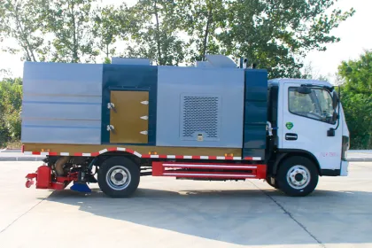 Dongfeng Tianjin Rear Mounted Vacuum Vehicle