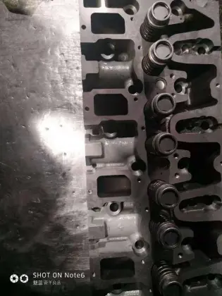deutz TCD2013L062V  cylinder head
