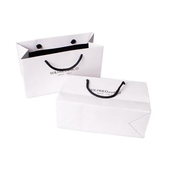 Beg kertas kraft putih dengan percetakan logo warna