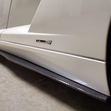 Για τις πλευρικές φούστες Lamborghini Garllardo