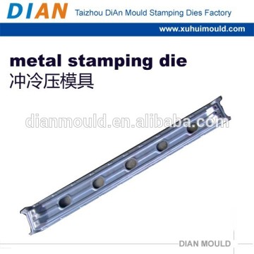 Auto parts blanking forming dies