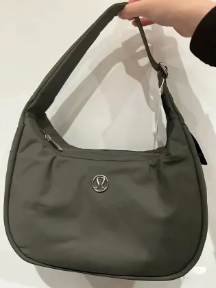 2024 Lululemon Mini Shoulder Belt Bag: A Versatile 4L Yoga, Sports, Crossbody, and Travel Bag