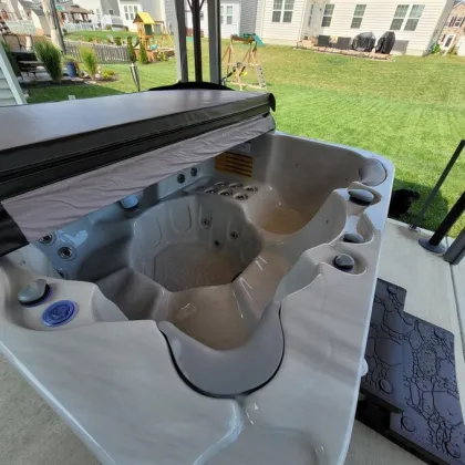 Indoor/Outdoor Balboa 5-Person Salt Water Hot Tub Spa