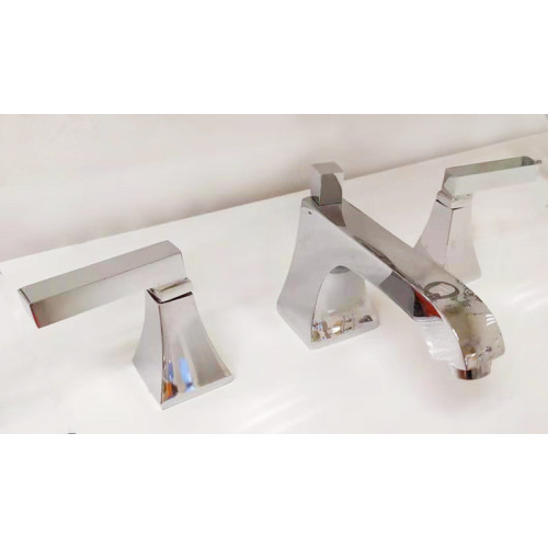 Chrome Counter Faucet Deck Faucet Montado