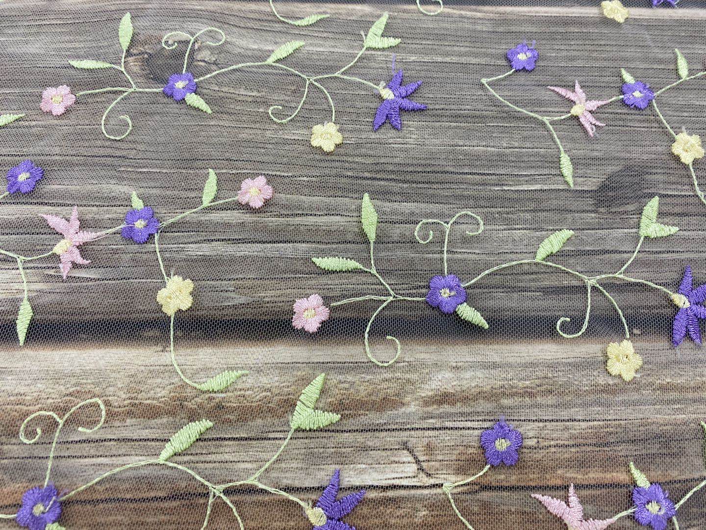  Lifeful Multicolor Flower Embrodery Fabric