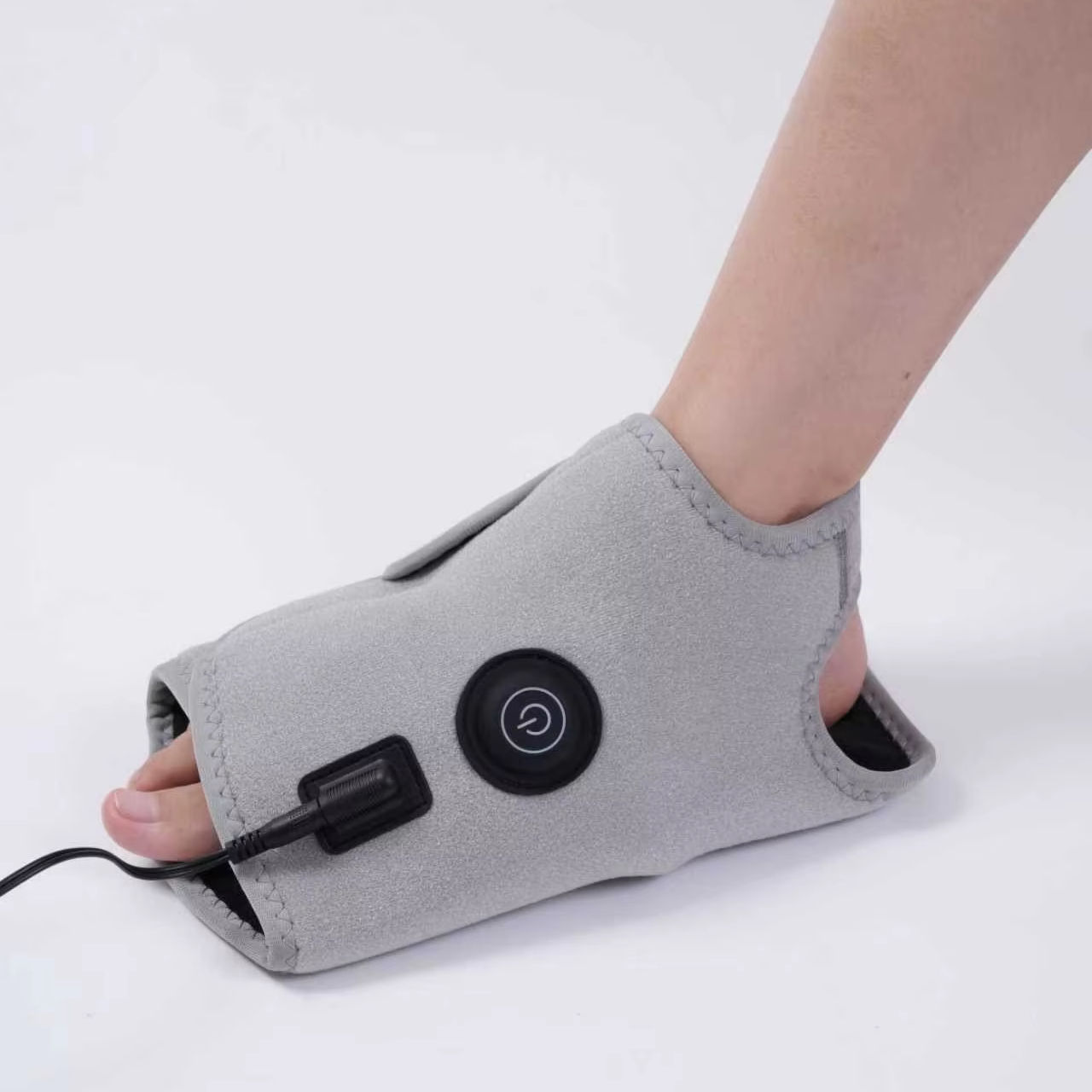 Utilice un instrumento para el cuidado de los pies para aliviar el dolor y proteger los pies