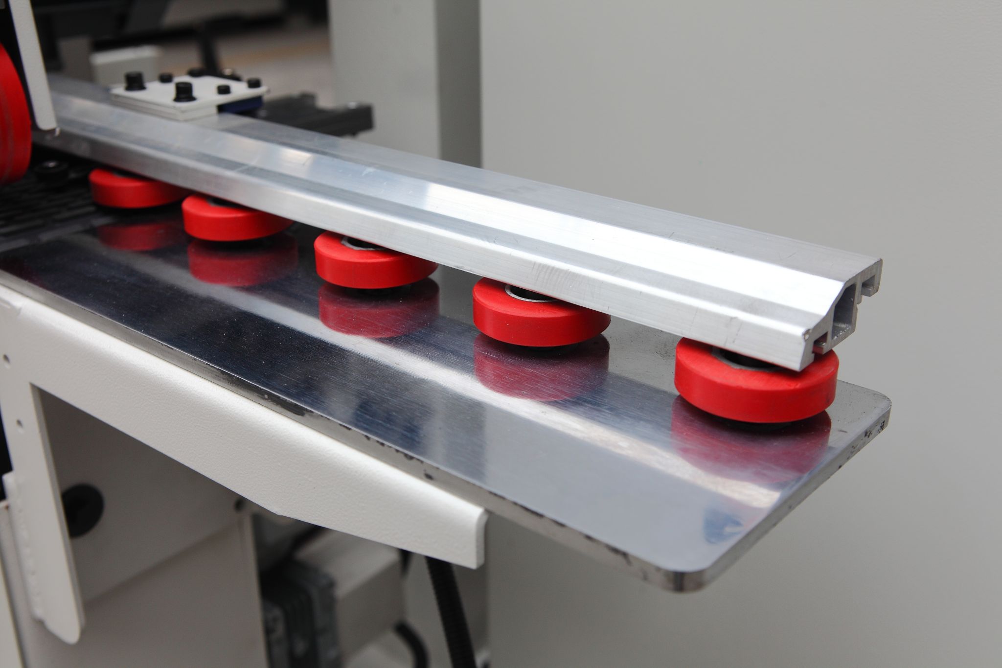Crib wood panel and simple wood linear sander machine