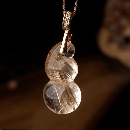 Natural crystal gourd pendant