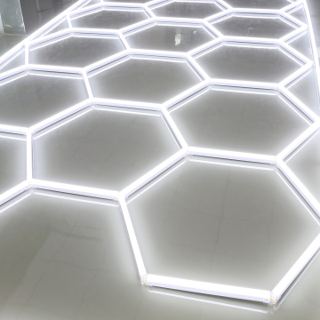 Heksagonalne lampy sufitowe LED do sklepów i garażów - 2435 mm x 4845 mm Projekt plastra miodu