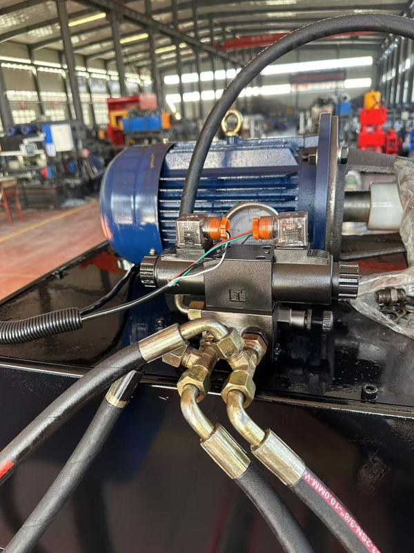 Yiping automatic bridge cover forming machine (with reinforcement)